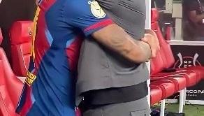 拉菲尼亚称弗里克改变其巴萨生涯，自信助其转型终结者|巴塞罗那|拉菲尼亚·阿尔坎塔拉|数据|足球|夺冠_新浪新闻